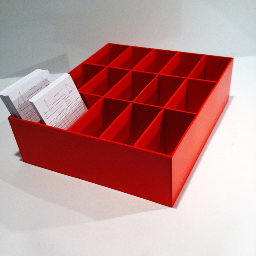 Potrójne pudełko na karty czytelnika z 12-toma przegródkami