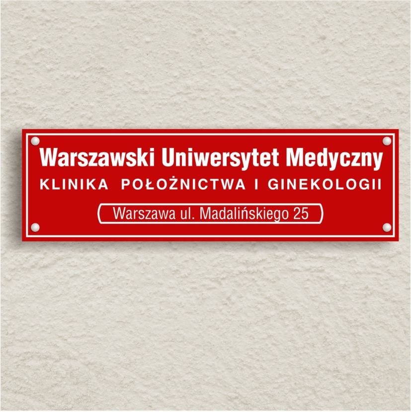 Tablica informacyjna zewnętrzna o nietypowych wymiarach.