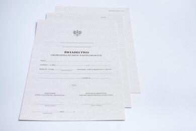 Świadectwo ukończenia studiów podyplomowych wraz z kompletem odpisów